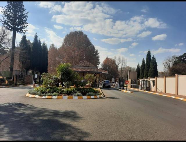 4 BEDROOM PROPERTY TO RENT IN EMFULENI GOLF ESTATE